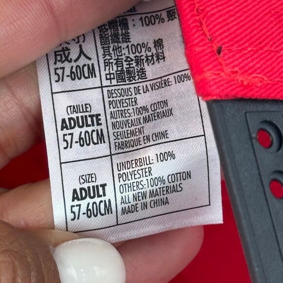 New Disney Parks Exclusive Pixar Incredibles Red Logo Baseball Hat NWT Snapback - Picture 8 of 8